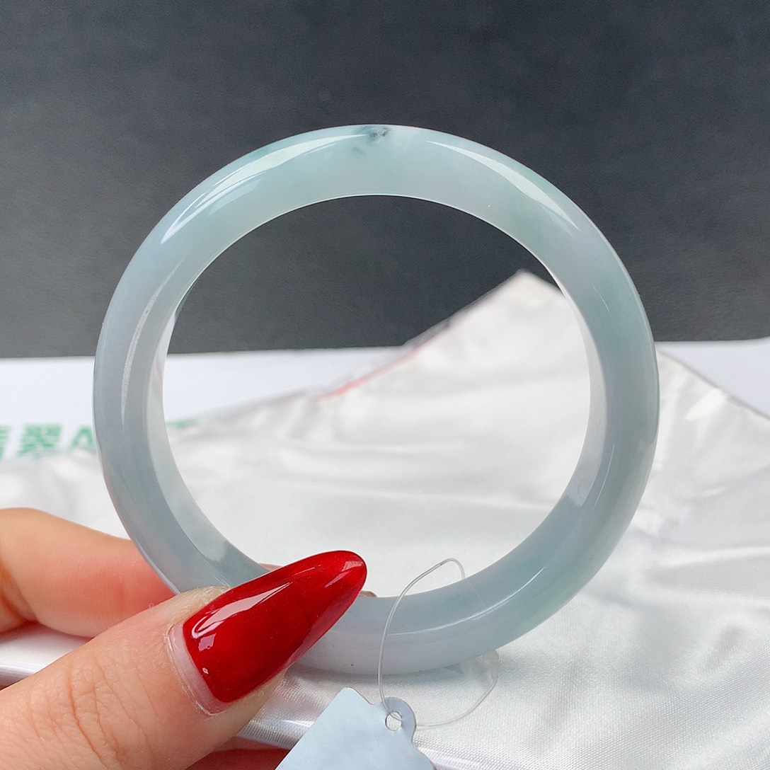 翡翠手镯未镶嵌0044正55.7