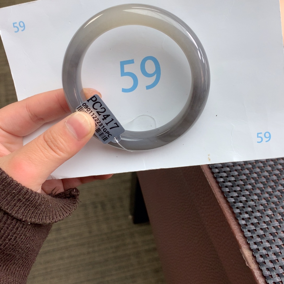 悦***贤和田玉未镶嵌手镯