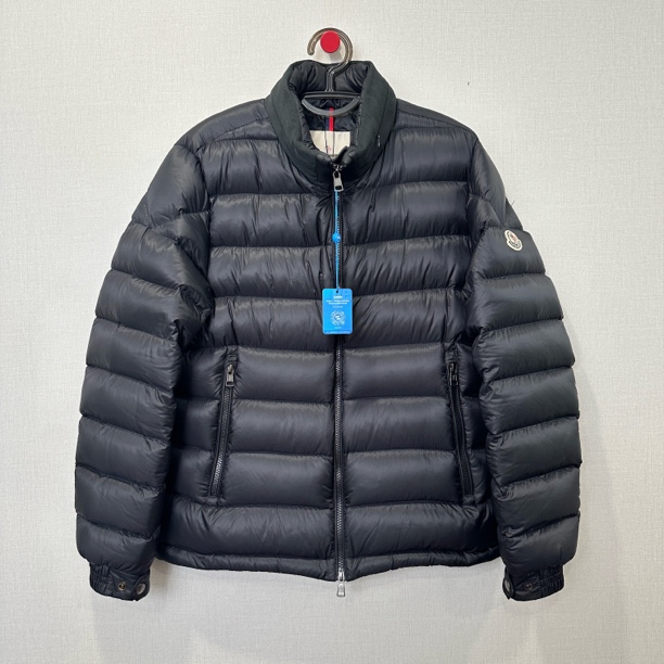 99新 MONCLER 蒙口立领刺绣羽绒服/尺码2/编号11722
