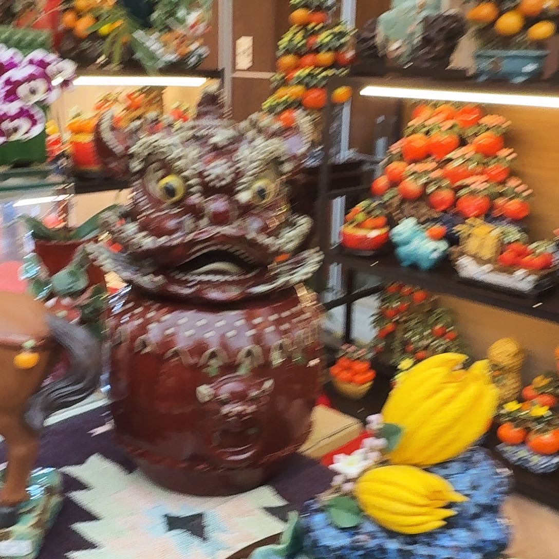 ᰔ****陶瓷醒狮精品红色精品