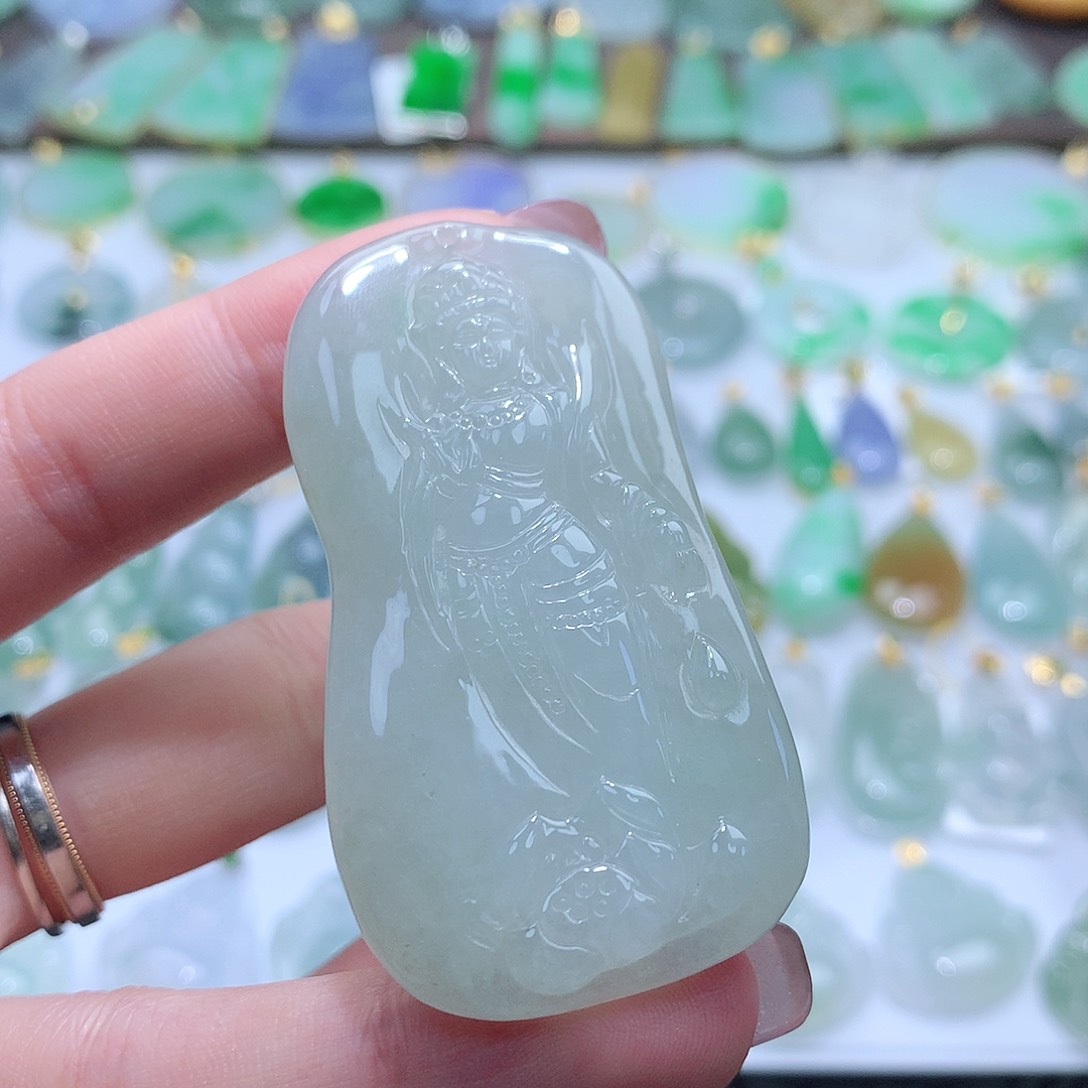 翡翠颈饰未镶嵌翡翠