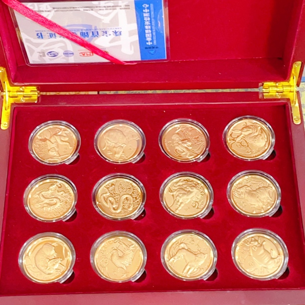 非卖品展示非遗特色手工艺币