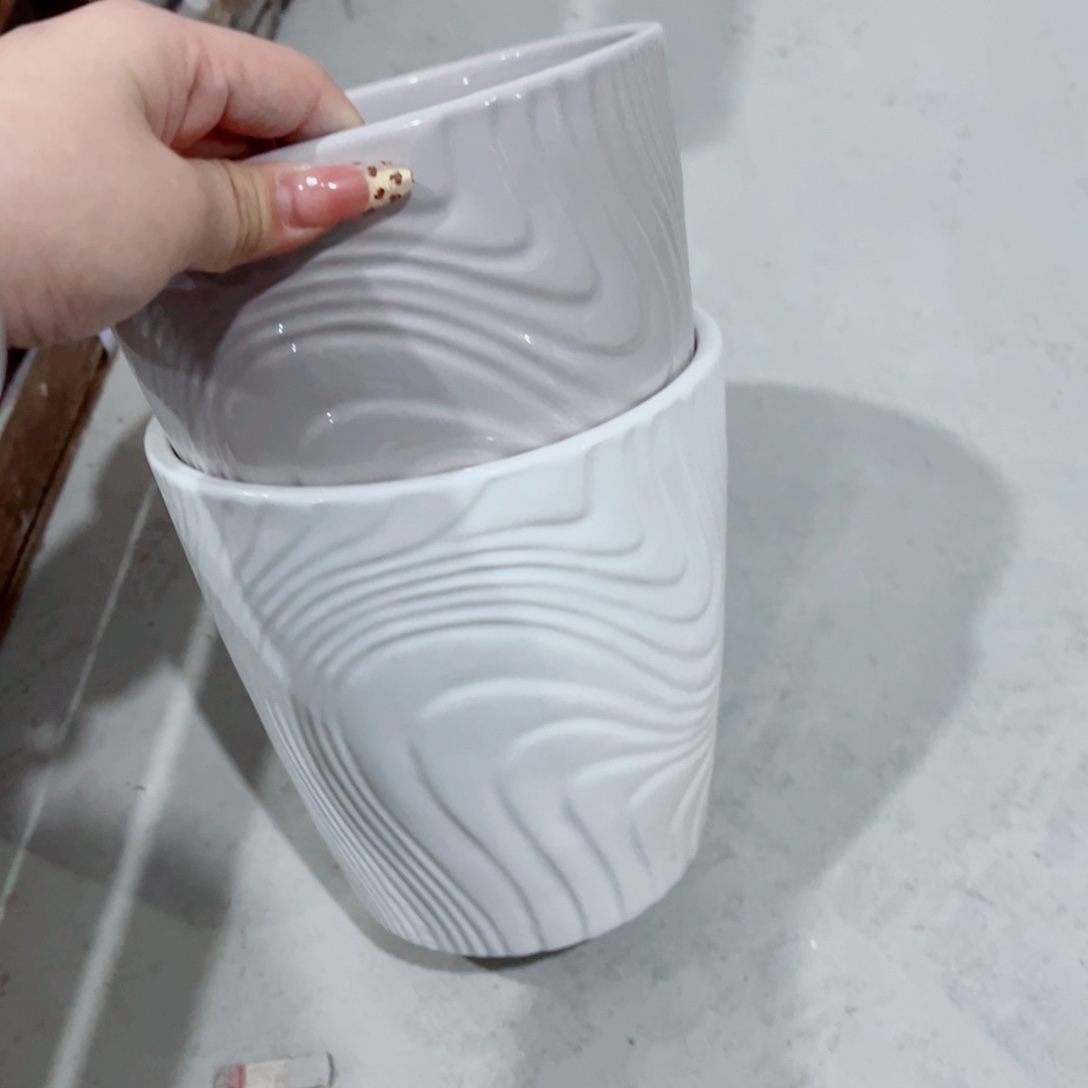 小***子有孔，陶瓷花盆满10米包邮发货。