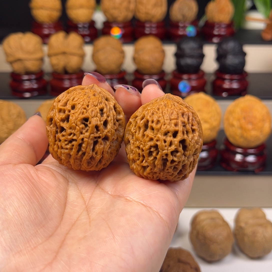 把件文玩核桃龙纹花2棱W3