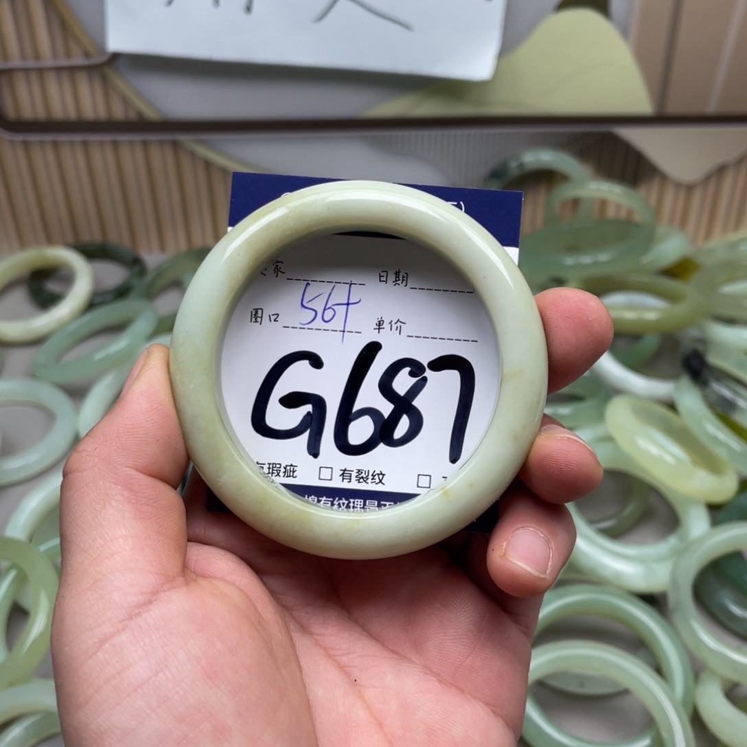 岫玉手镯手镯未镶嵌