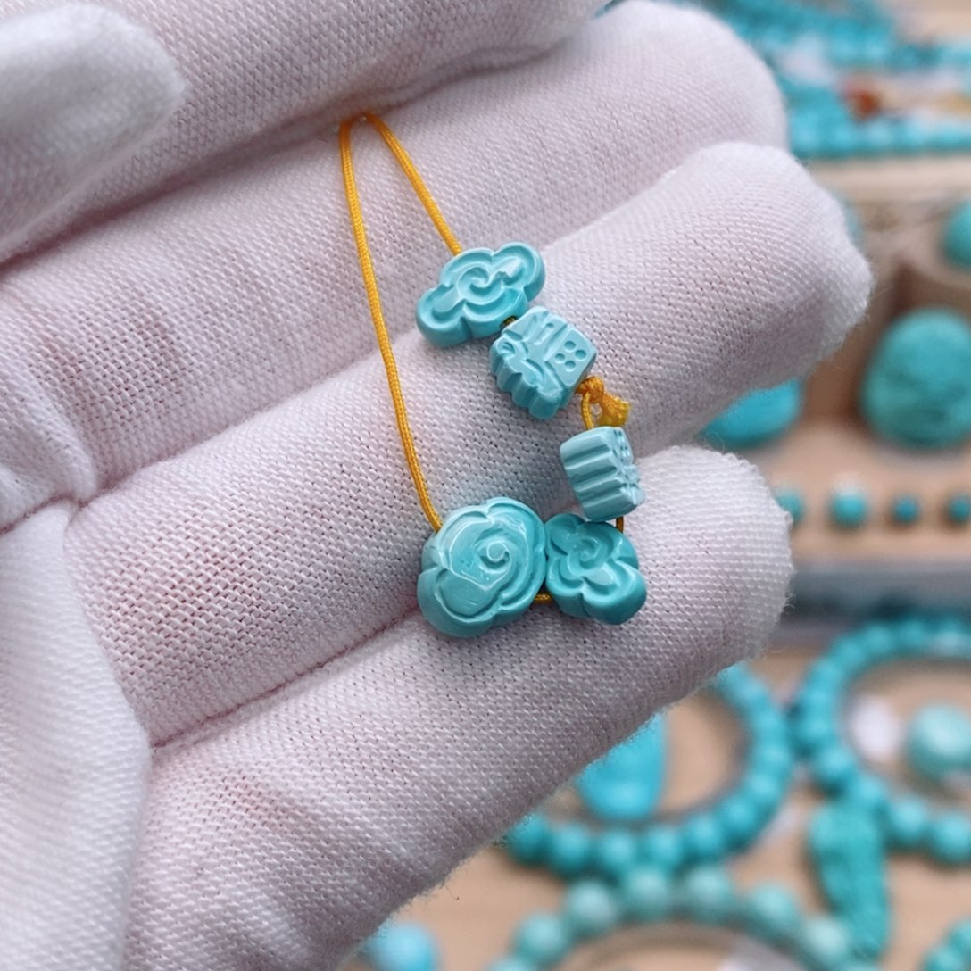 绿松石未镶嵌珠宝奇石