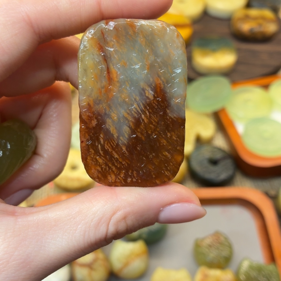 繁***星蛇纹石玉未镶嵌颈饰