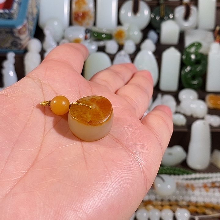 和田玉颈饰未镶嵌