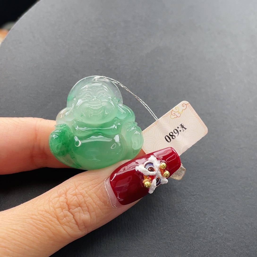 石英质玉颈饰未镶嵌清****?