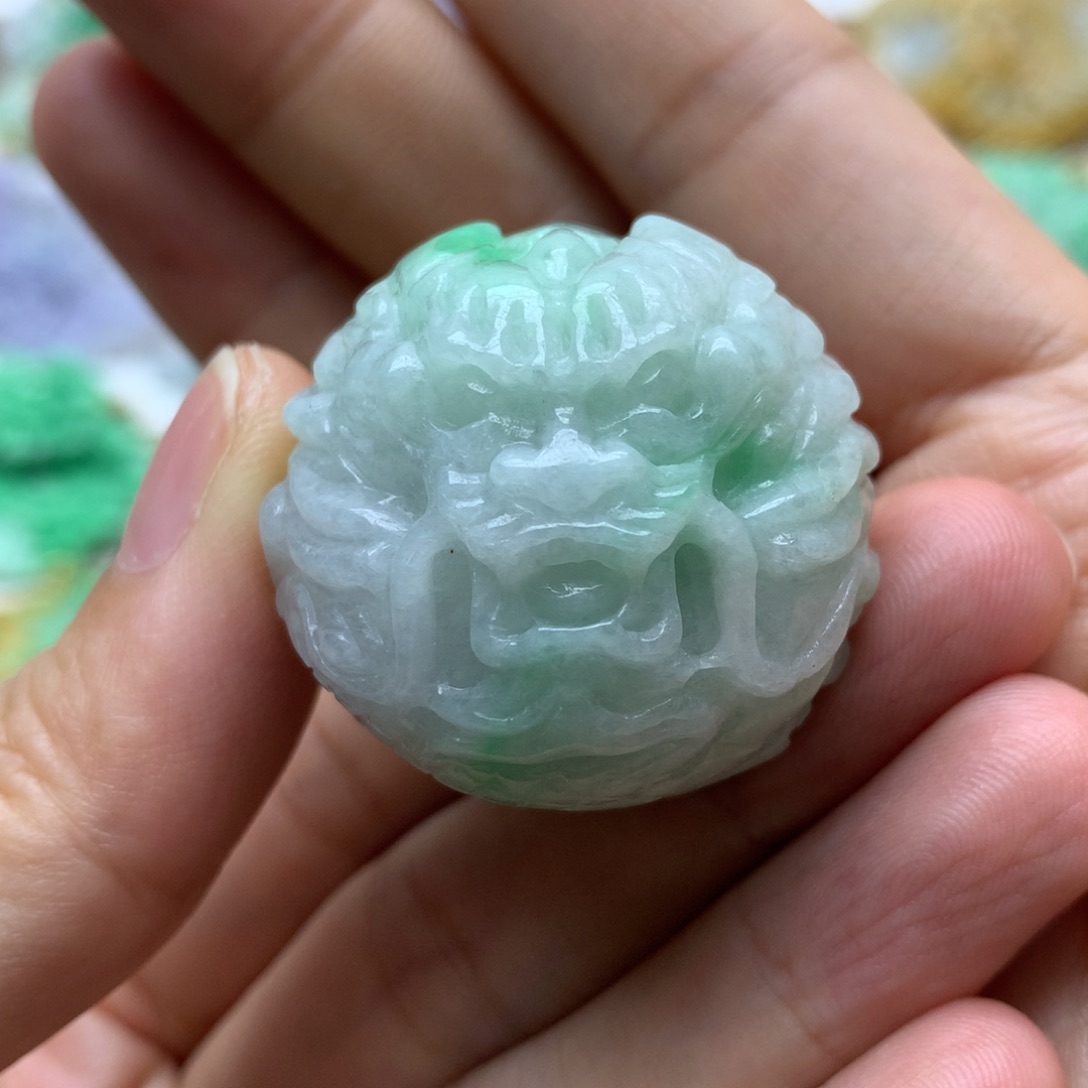 翡翠未镶嵌颈饰?****?翡翠