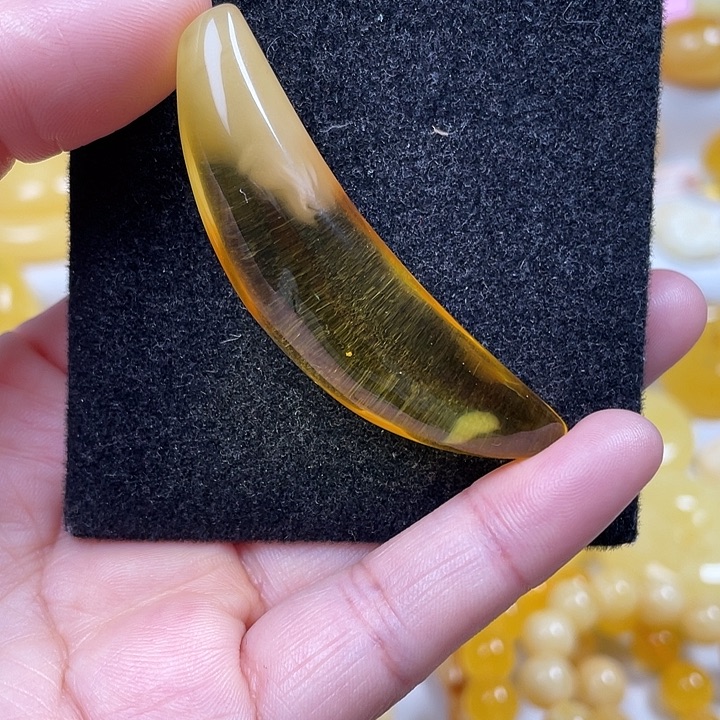 未镶嵌蜜蜡裸石月亮