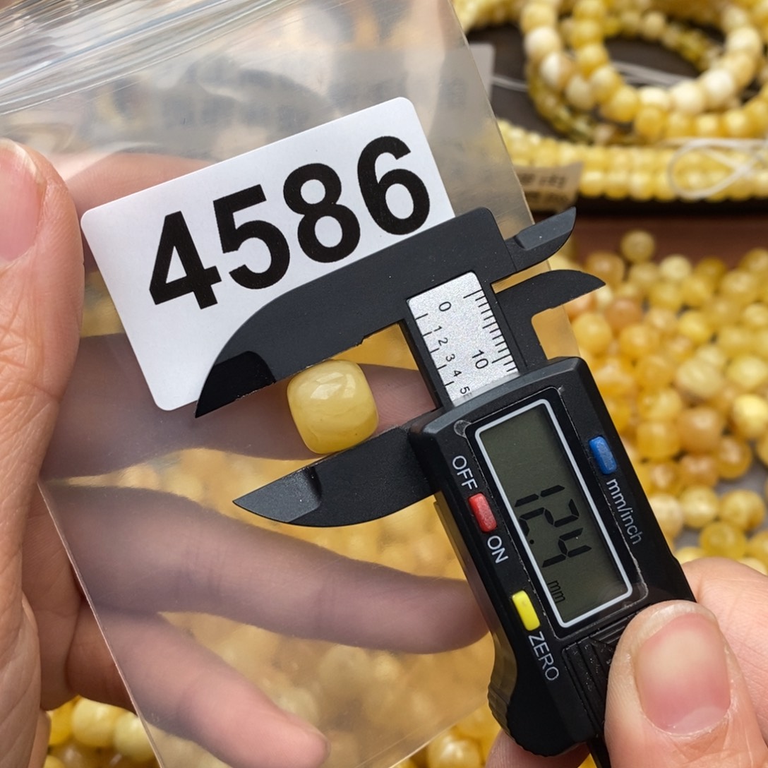 蜜蜡珠宝奇石未镶嵌