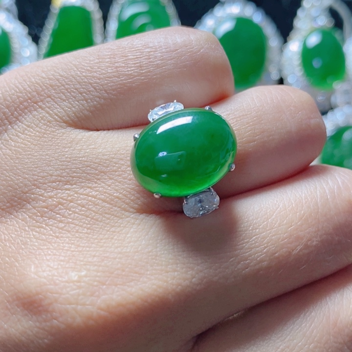 翡翠颈饰18K金镶嵌1859159。 