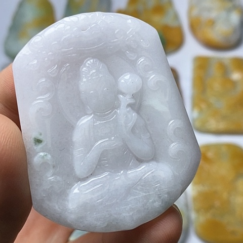 翡翠颈饰未镶嵌翡翠