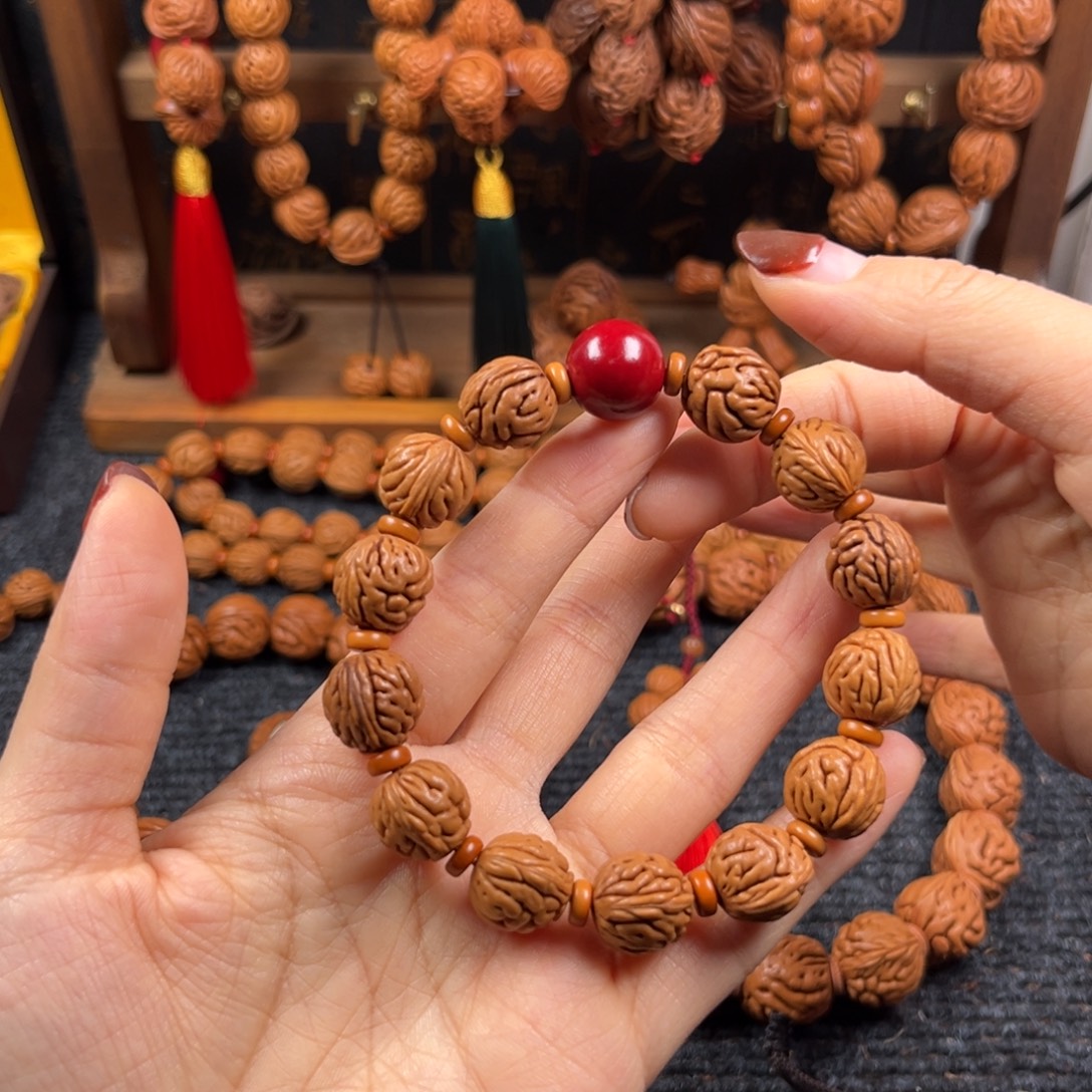 政***哥桃核吊坠桃枭手串L2