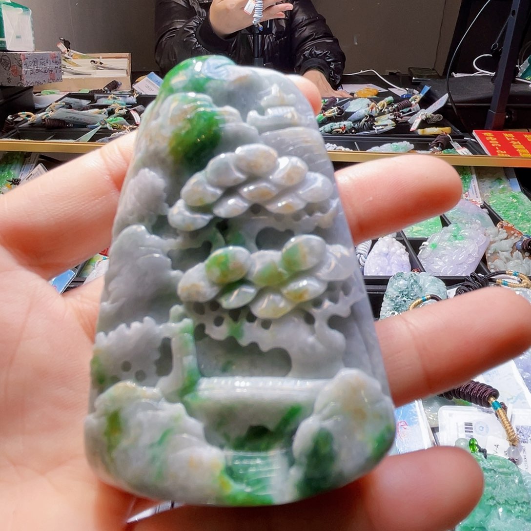 颈饰未镶嵌翡翠一