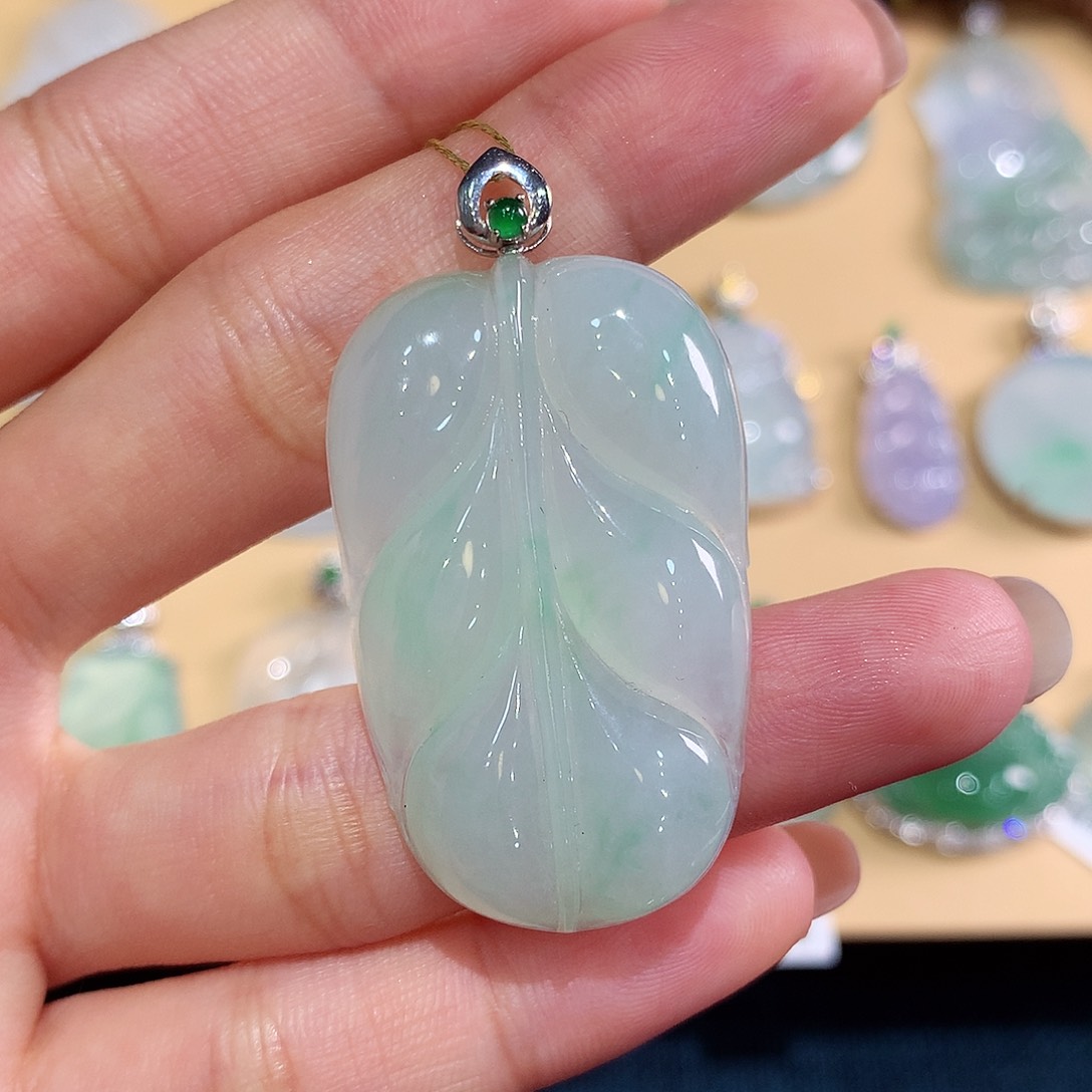 翡翠吊坠(不含链)18K金镶嵌