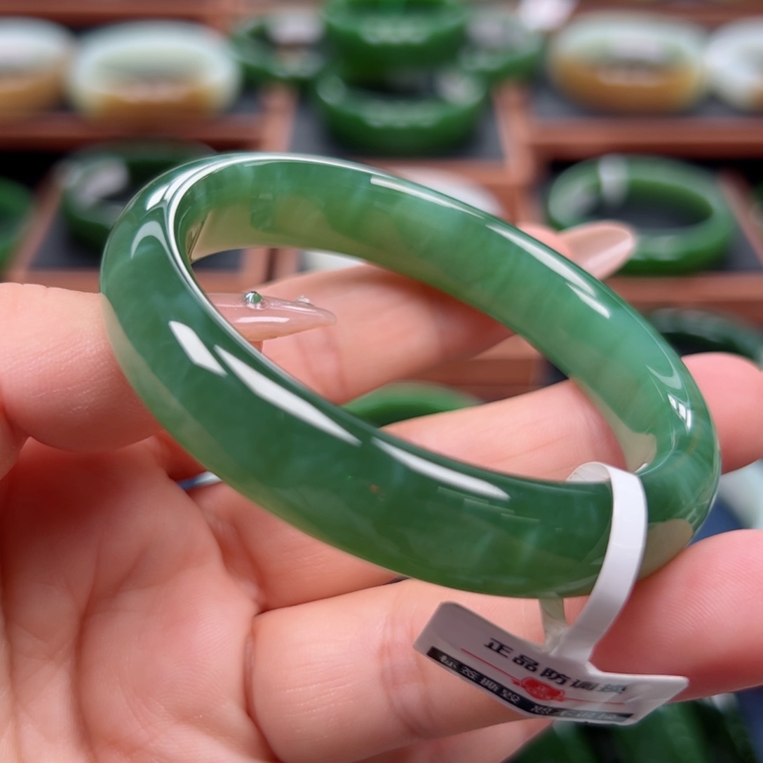 未镶嵌手镯和田玉（碧玉）5455圈口