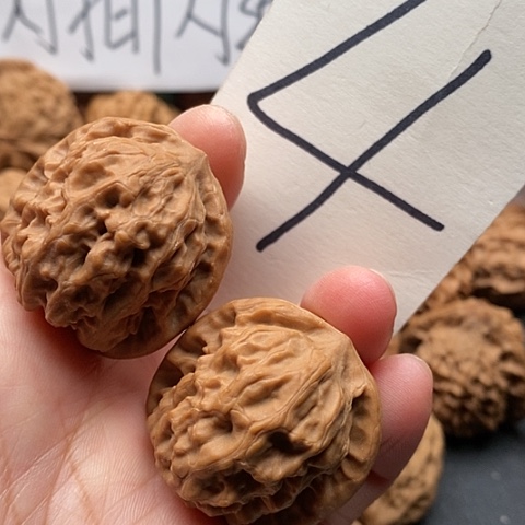 桃核吊坠35全品野狼