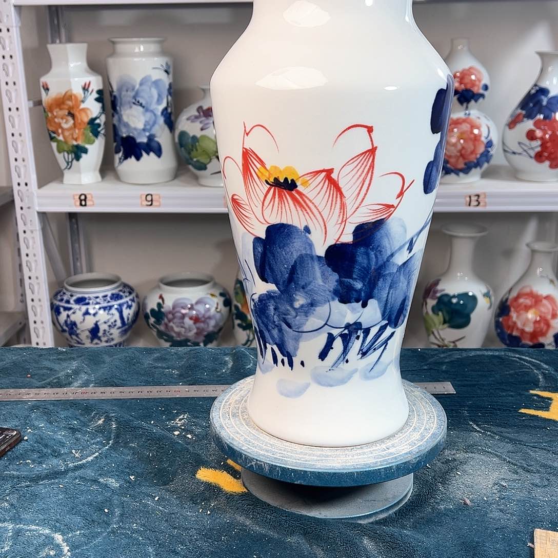 摆件景德镇陶瓷大鱼荷花