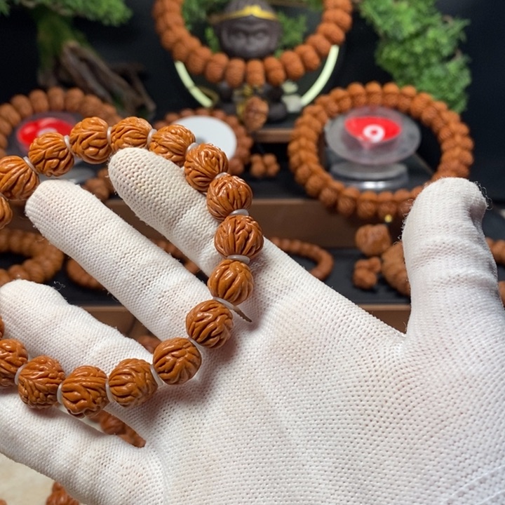 桃核吊坠天****哥秦岭龙纹