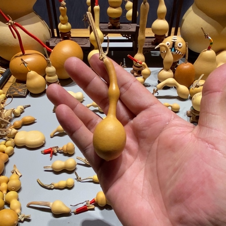 如***手大叶紫檀（黑酸枝木类）
