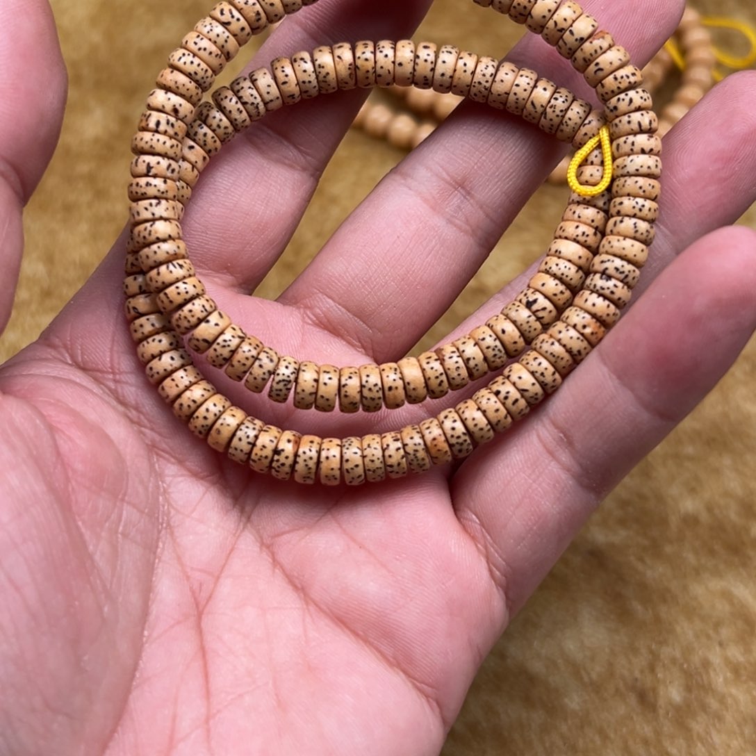 只买单纯的吊坠，没带链子，属的性质。