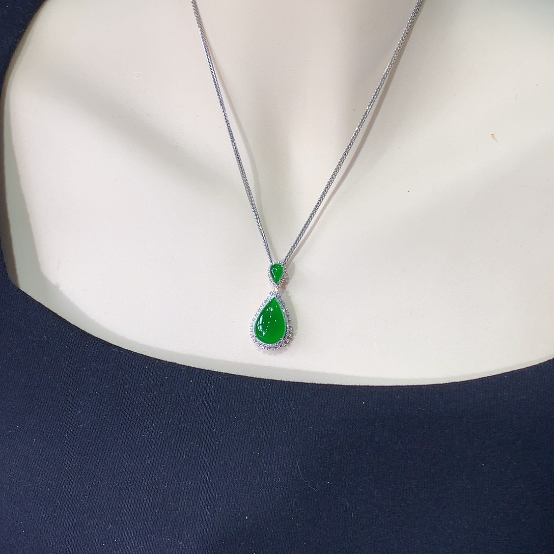 翡翠18K金镶嵌颈饰