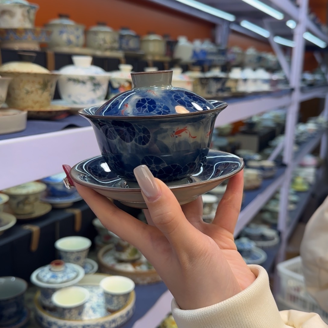 我在外面吃饭呢你在哪