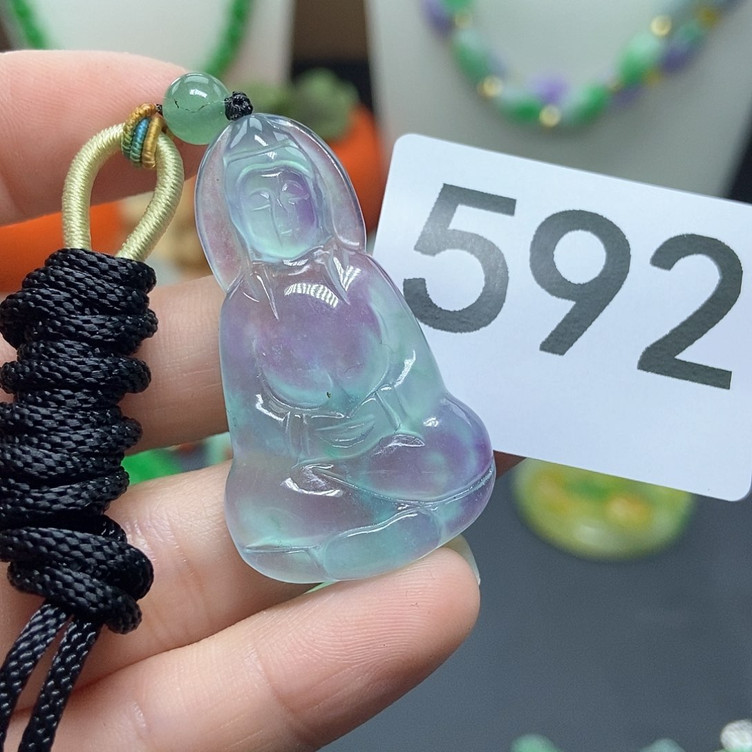 翡翠吊坠(赠链)未镶嵌