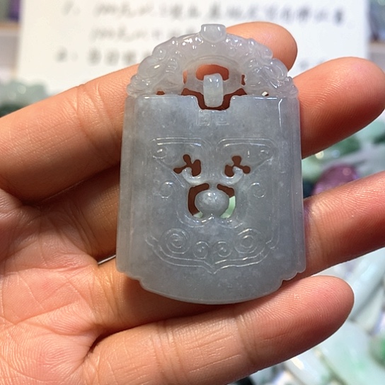 翡翠未镶嵌颈饰吊坠