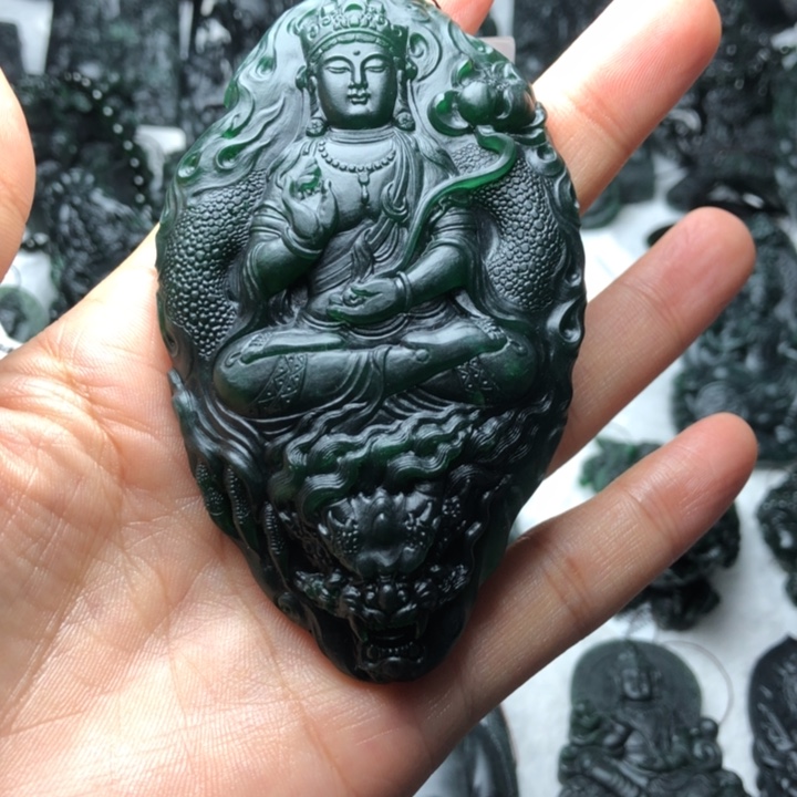 飞***香定制翡翠未镶嵌观音