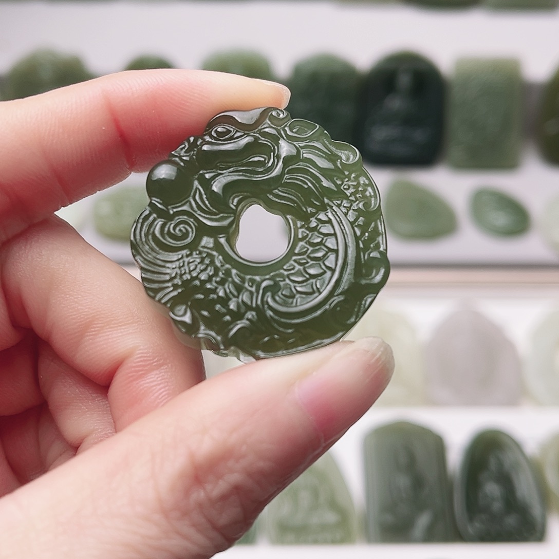 和田玉未镶嵌颈饰