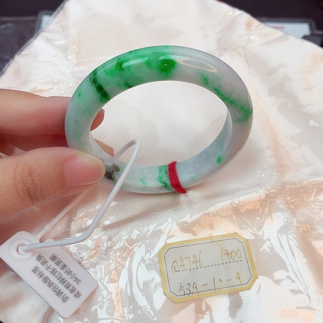 翡翠未镶嵌手镯缅甸翡翠