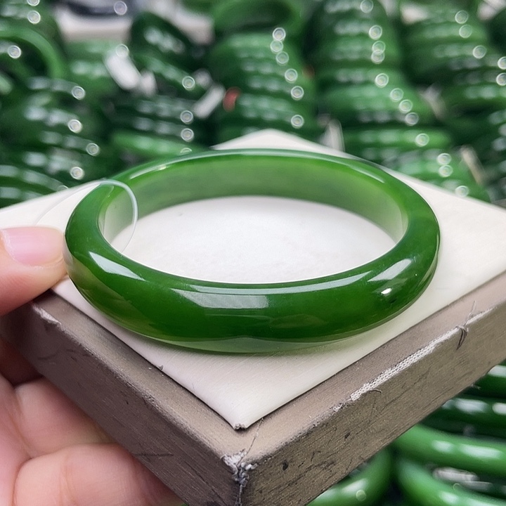 未镶嵌手镯和田玉（碧玉）