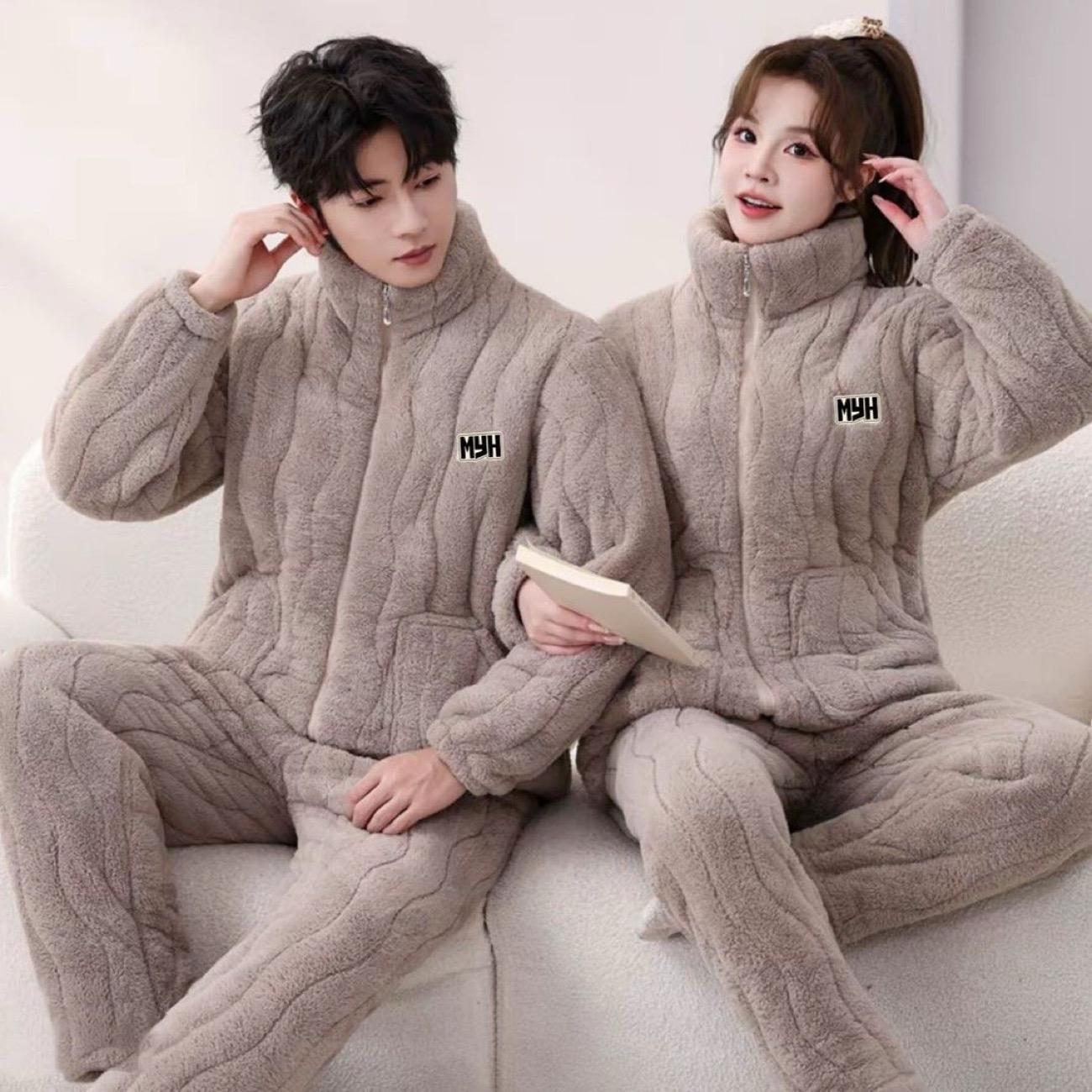 冬季情侣款三层夹棉加厚法兰绒睡衣韩版拉链款加绒保暖家居服套装