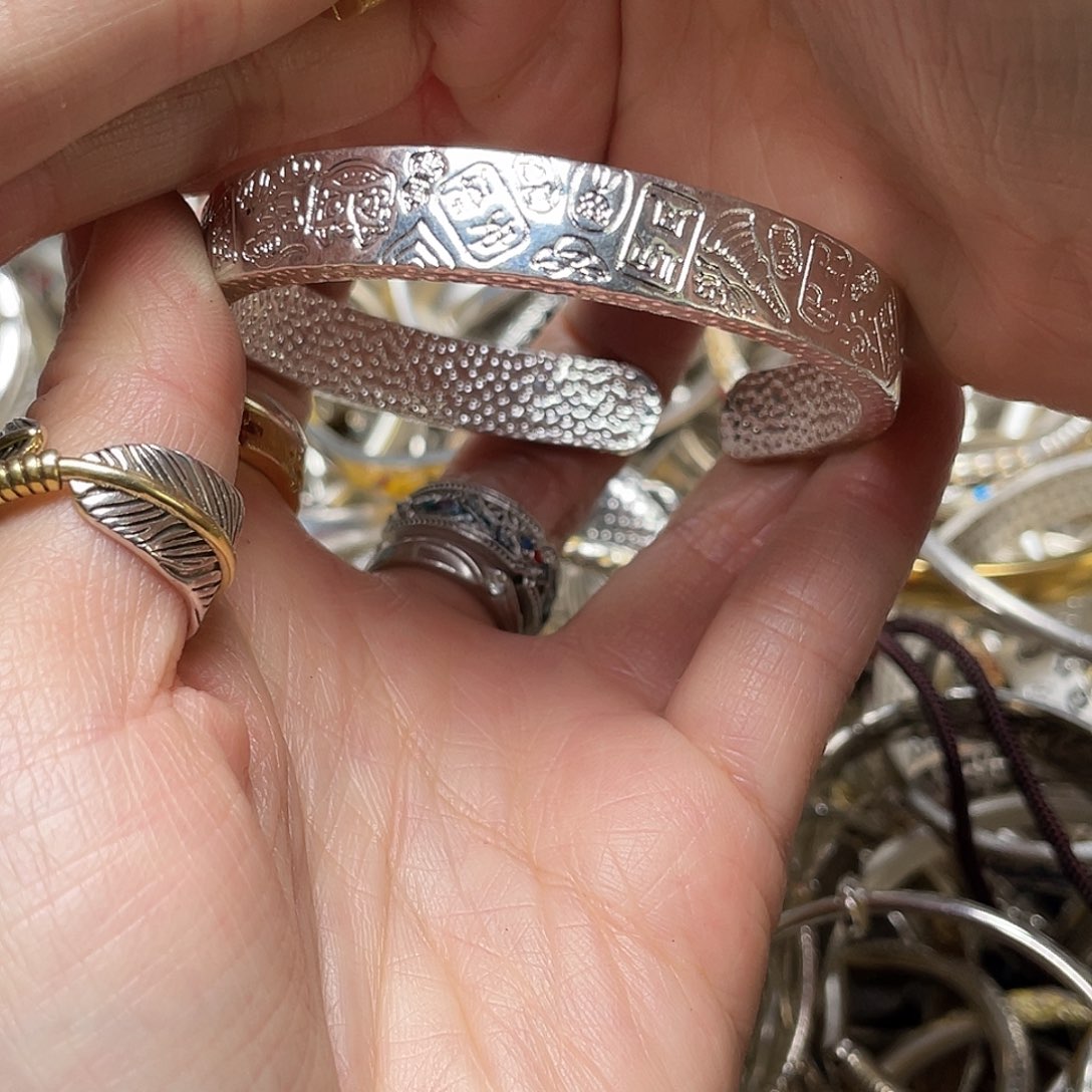 足银时尚潮流手镯