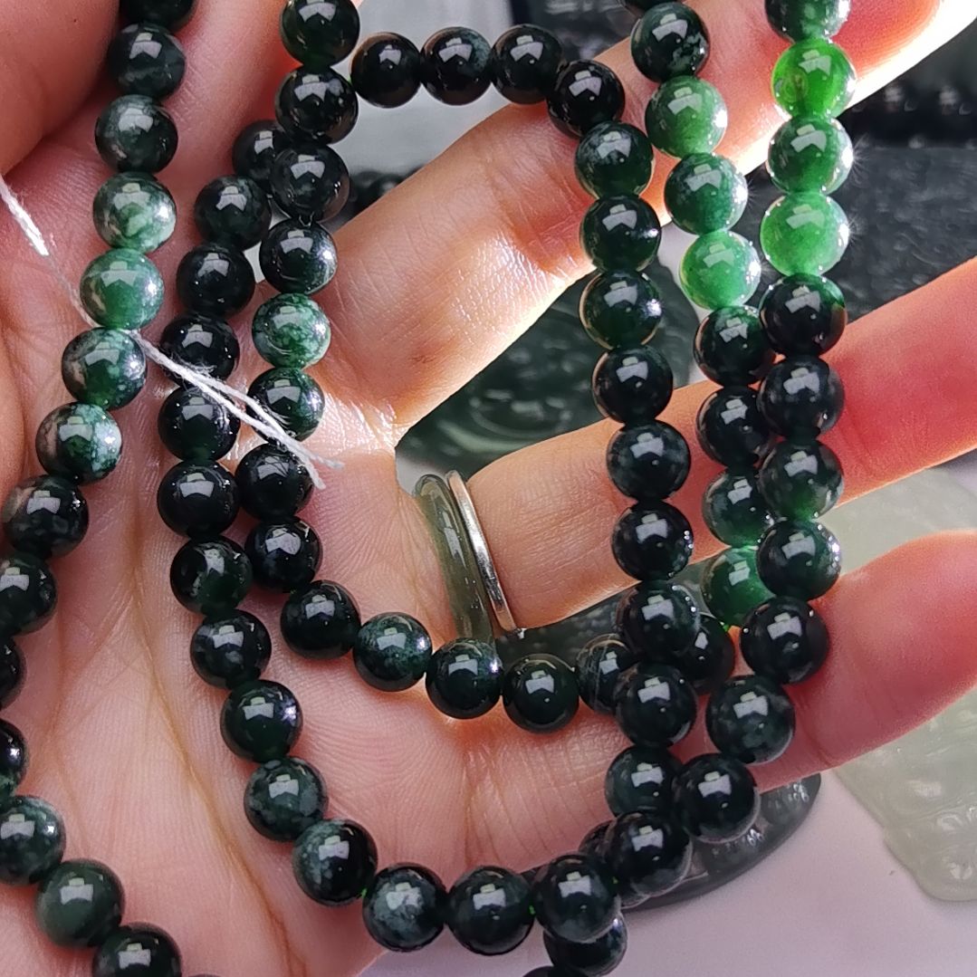 翡翠颈饰未镶嵌天然的A货翡翠多样性发货