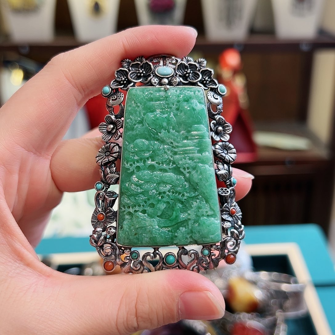 翡翠吊坠(不含链)银S925镶嵌项链