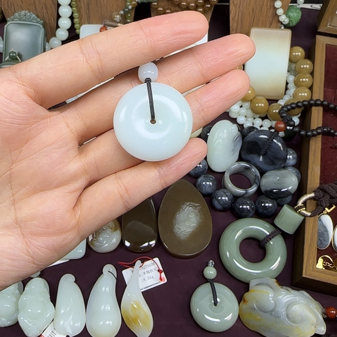 和田玉未镶嵌颈饰3