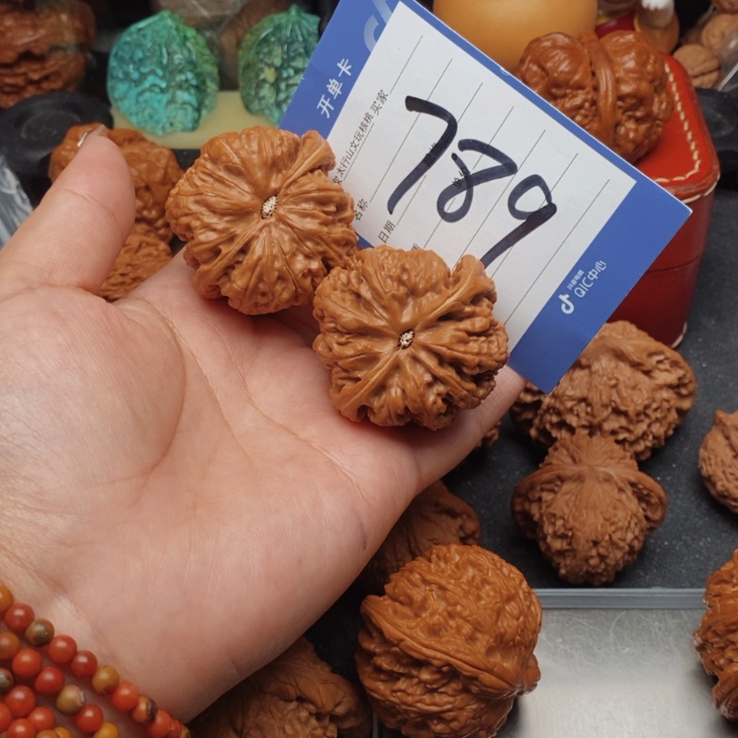【闪购商品】文玩核桃把件颍****浮文玩核桃789