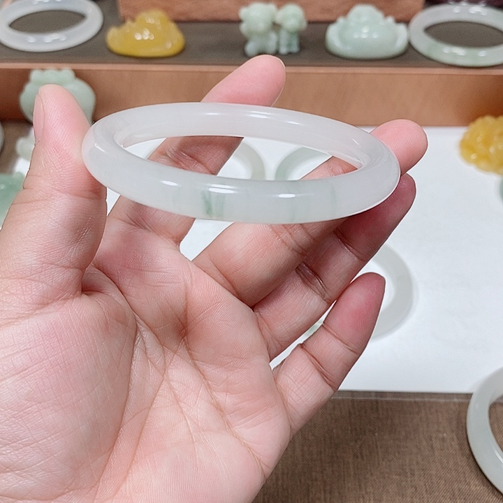 石英质玉手镯未镶嵌呆**呆