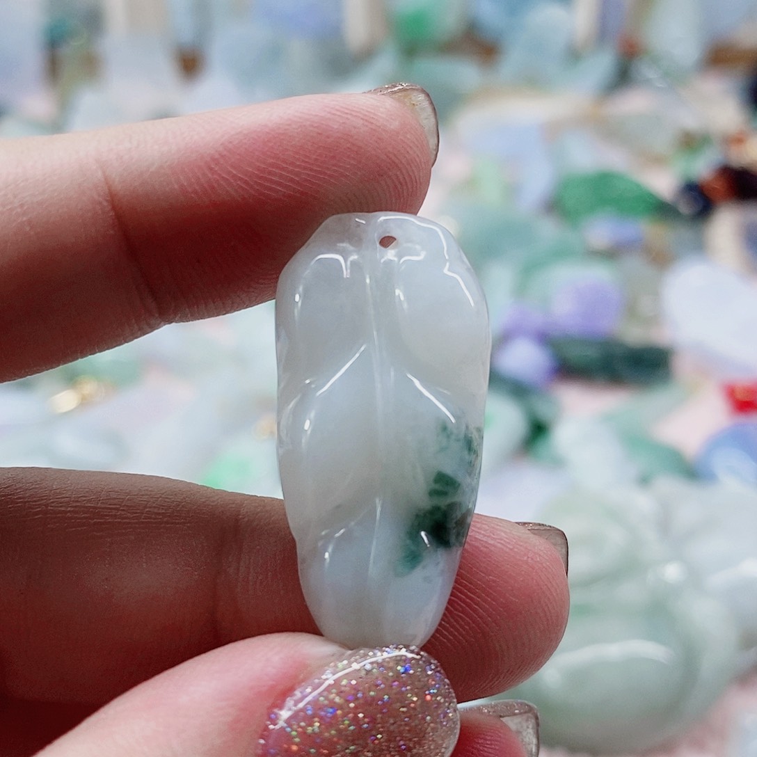 颈饰未镶嵌翡翠天然