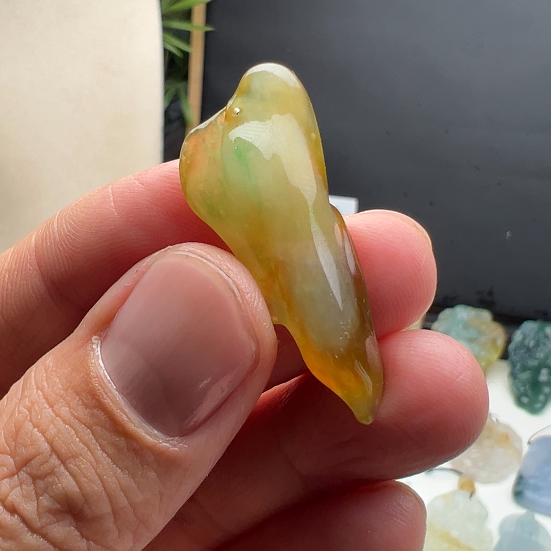 定制翡翠未镶嵌随型