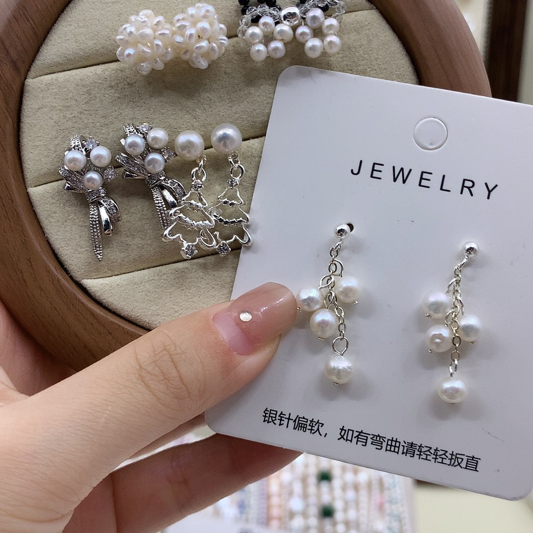 淡水珍珠银S925镶嵌耳饰