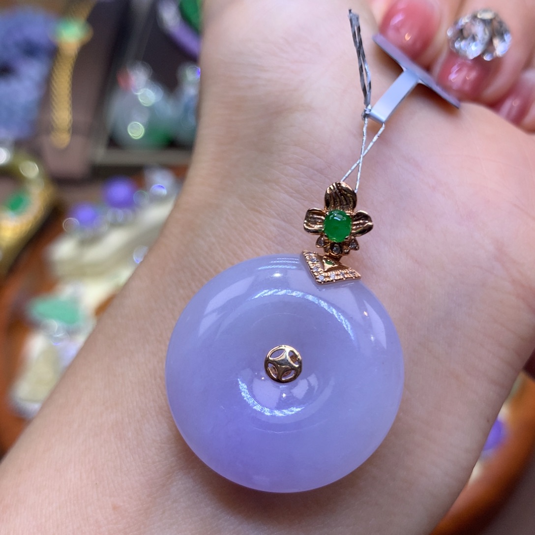 翡翠18K金镶嵌颈饰翡翠