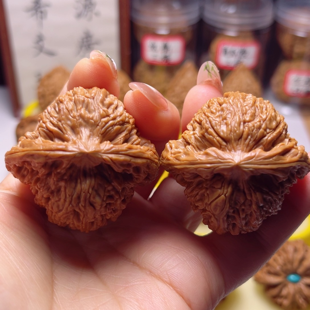 文玩核桃吊坠46尺大球江