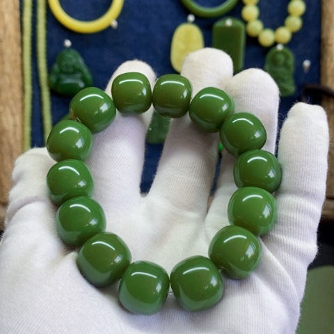 岫玉未镶嵌岫玉蛇纹石多****?