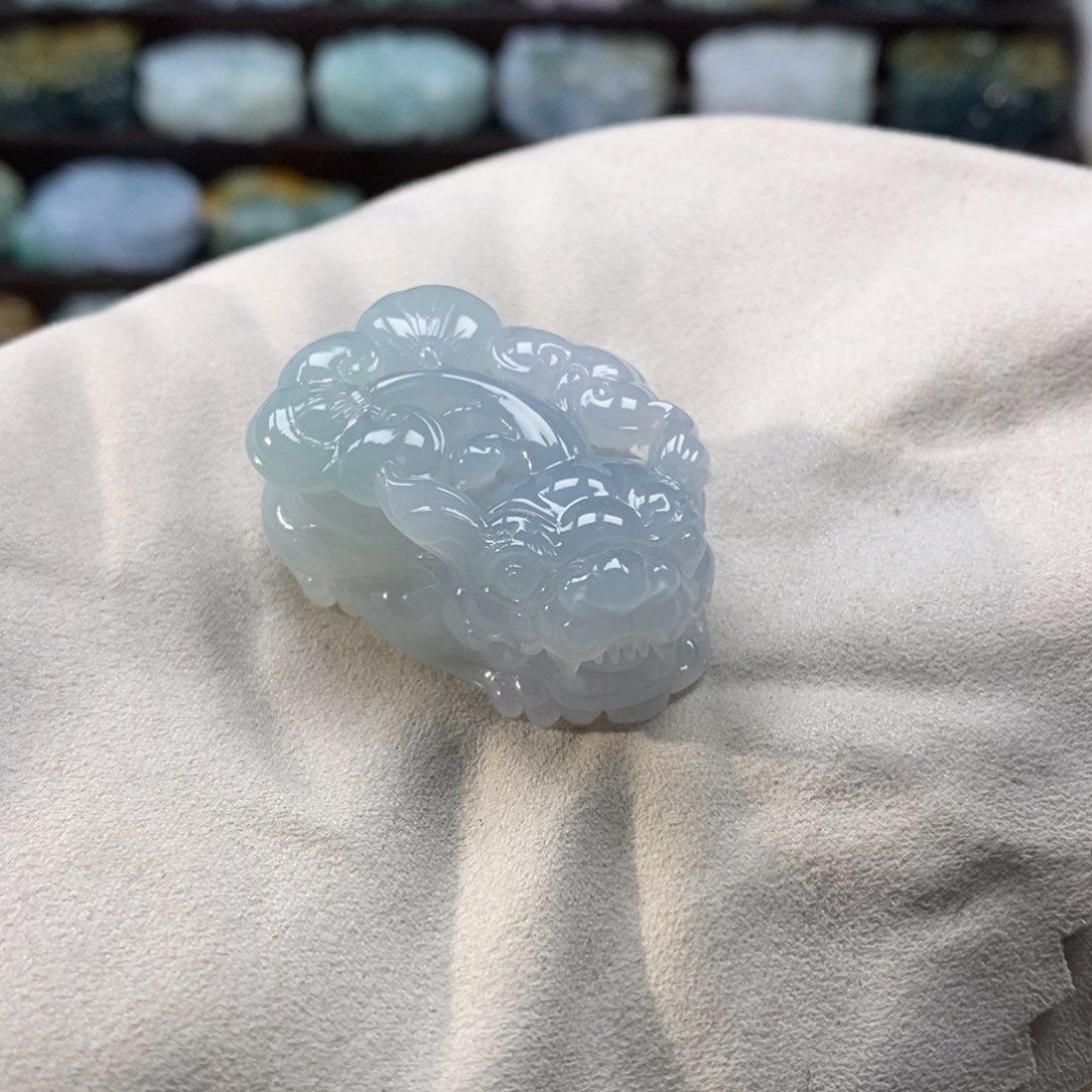 翡翠未镶嵌颈饰天然翡翠吊坠貔貅
