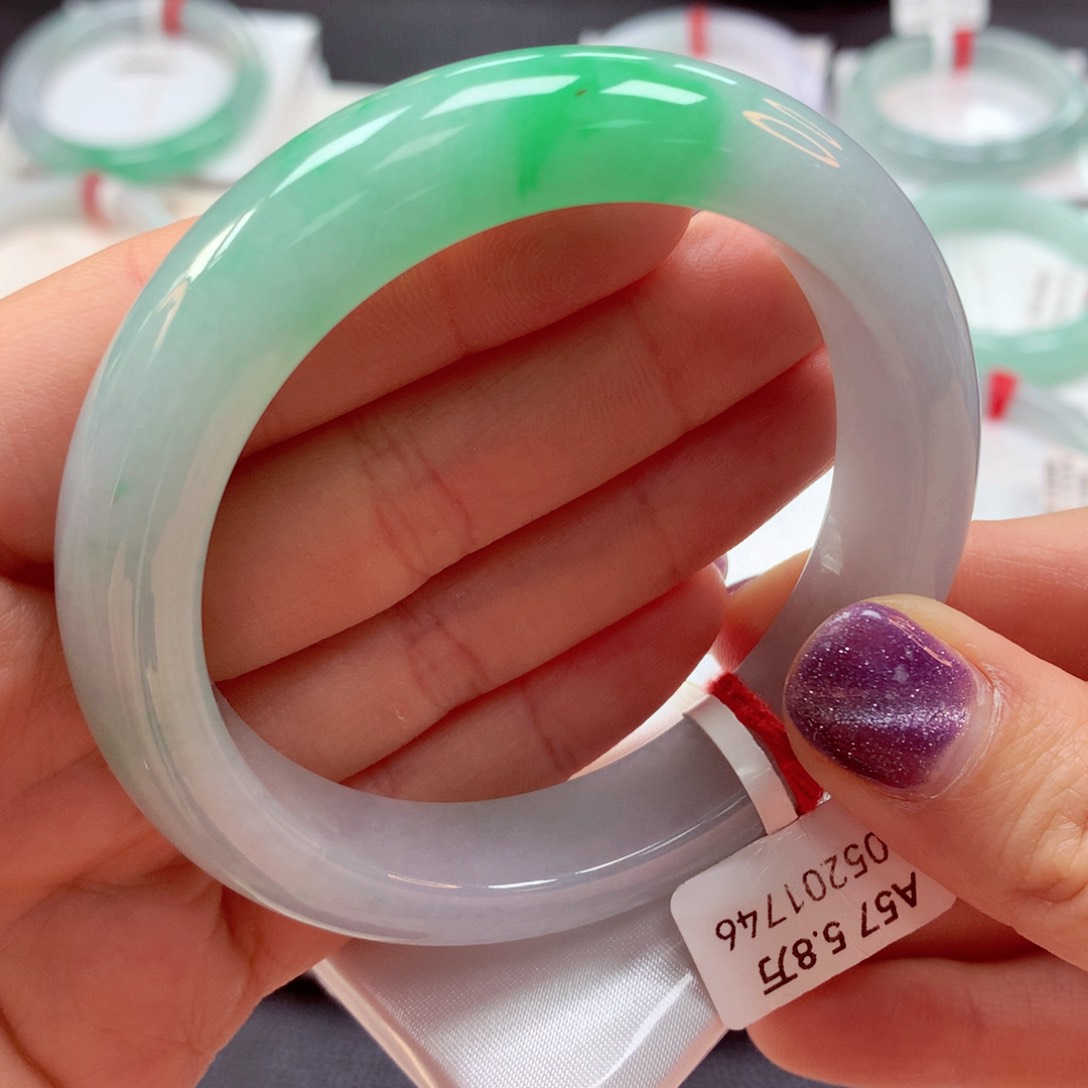 翡翠手镯未镶嵌11号85